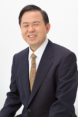 代表者 落藤 伸夫 上半身写真